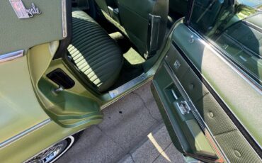 Oldsmobile-Delta-88-royale-1972-11