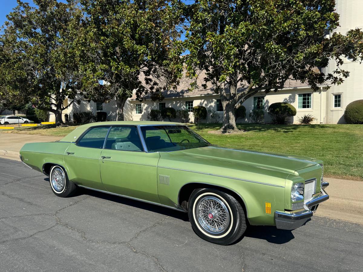 Oldsmobile-Delta-88-royale-1972-13