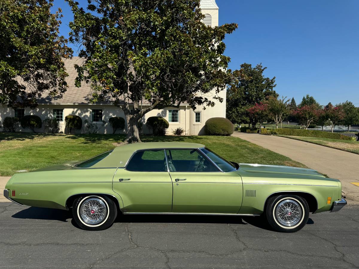 Oldsmobile-Delta-88-royale-1972-14