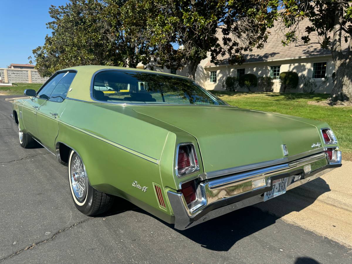 Oldsmobile-Delta-88-royale-1972-3