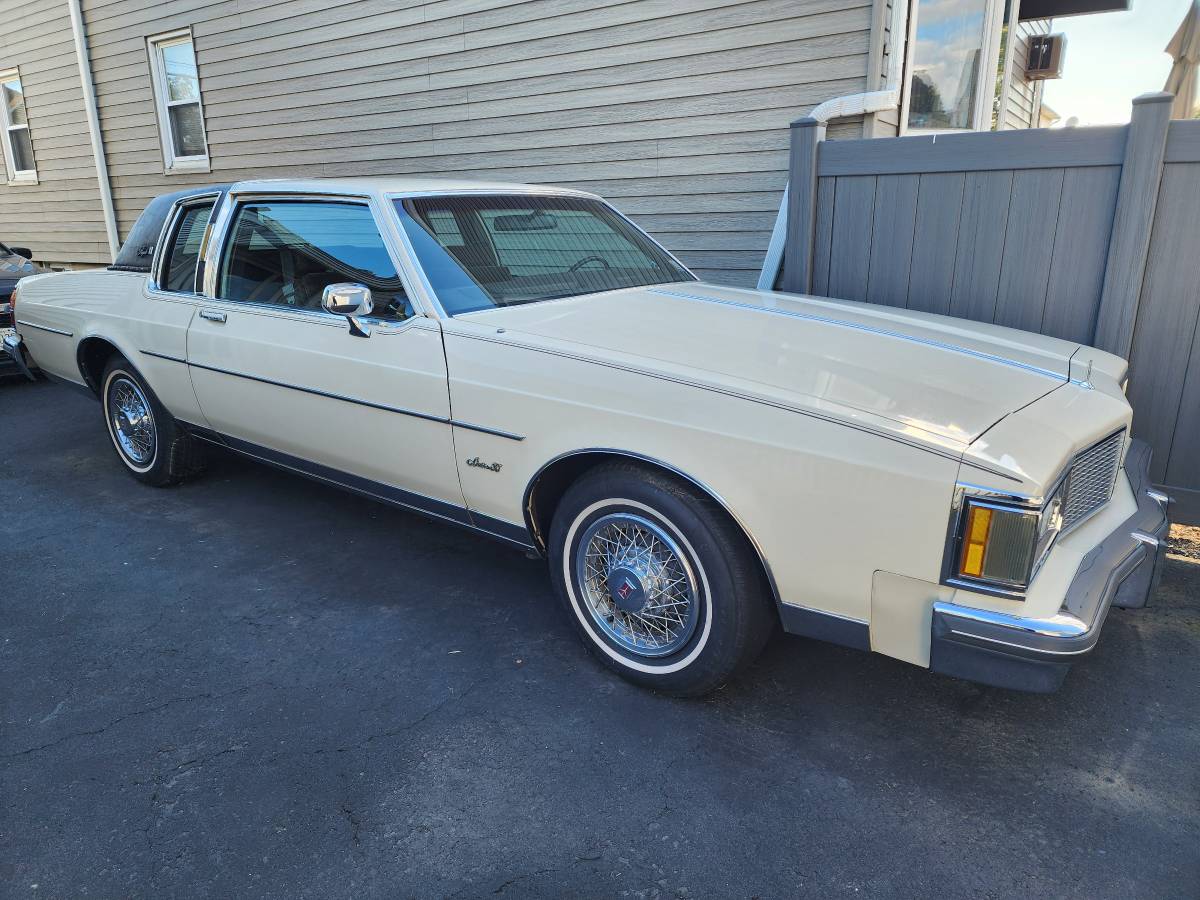 Oldsmobile-Delta-88-royale-1984-1