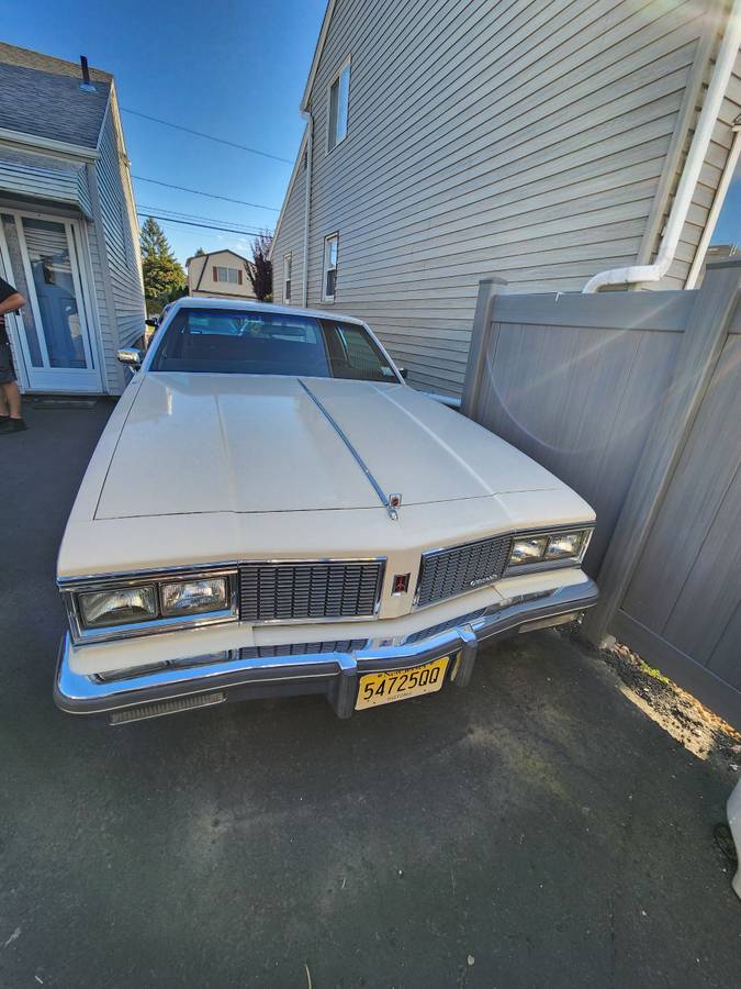 Oldsmobile-Delta-88-royale-1984-11