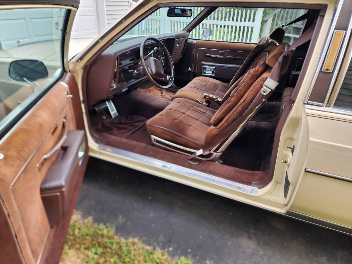 Oldsmobile-Delta-88-royale-1984-7