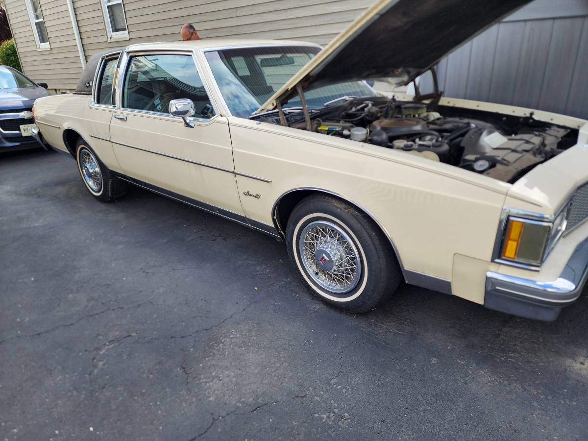 Oldsmobile-Delta-88-royale-1984-9