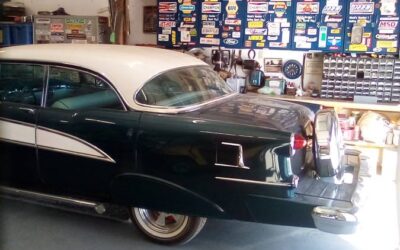 Oldsmobile Holiday 88 4 door hardtop 1955