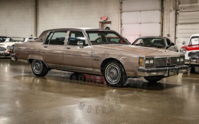 Oldsmobile Ninety-Eight Berline 1983 à vendre