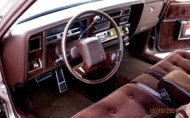 Oldsmobile-Ninety-eight-1983-15