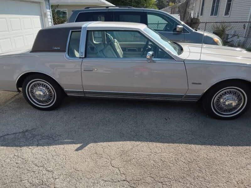 Oldsmobile Toronado Berline 1984 à vendre