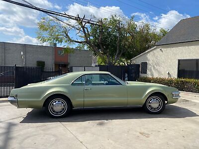 Oldsmobile-Toronado-Coupe-1969-5