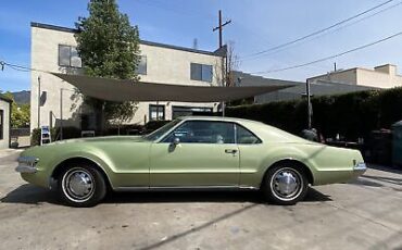 Oldsmobile-Toronado-Coupe-1969-9