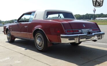 Oldsmobile-Toronado-Coupe-1983-5