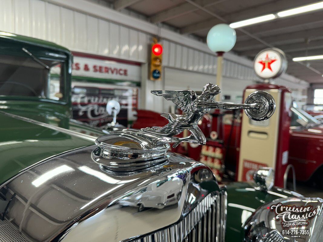 Packard-902-Straight-Eight-Coupe-1932-8