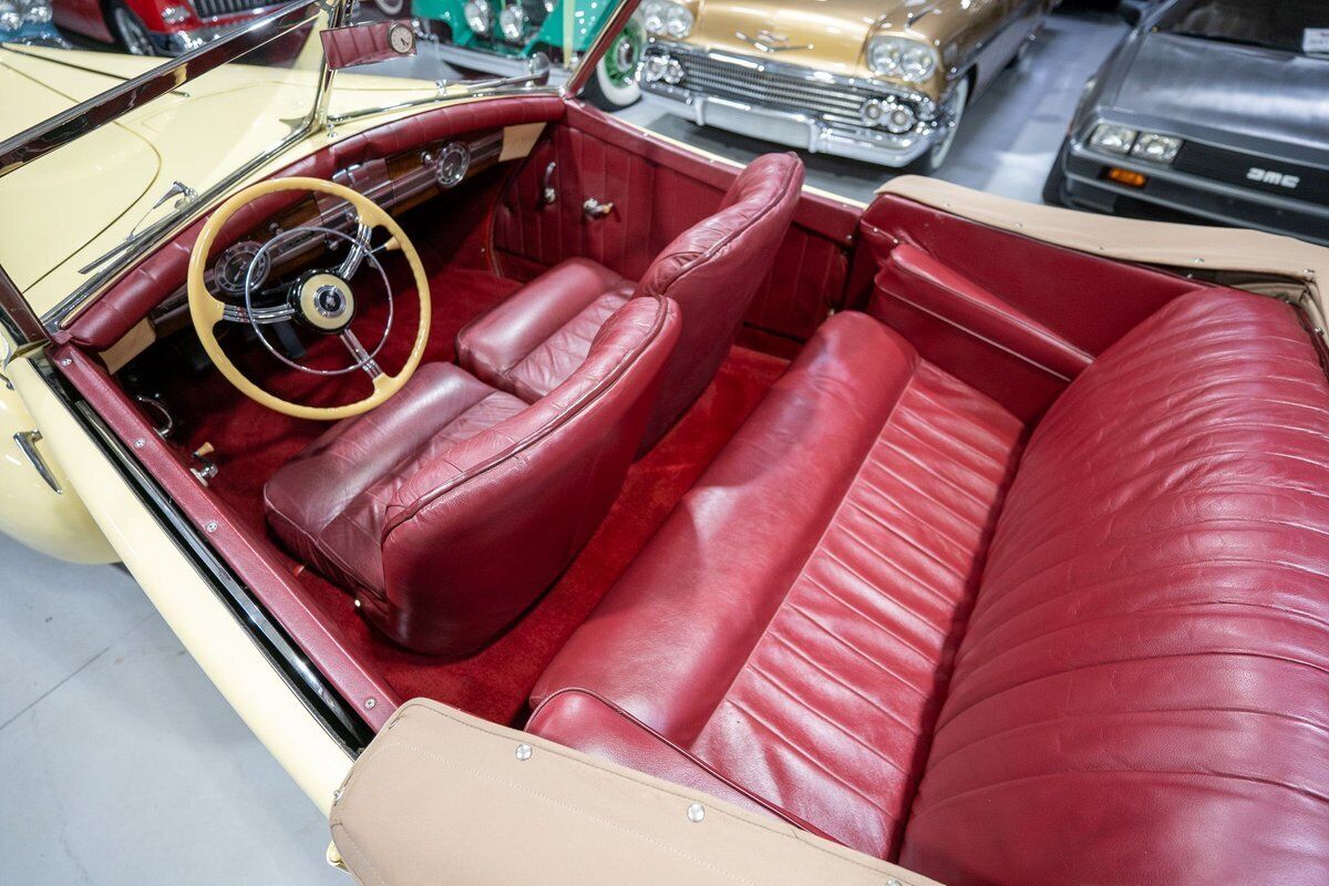 Packard-Series-1701-One-Twenty-Darrin-Cabriolet-1939-1