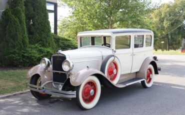 Peerless-Six-Model-61-Sedan-1929-1