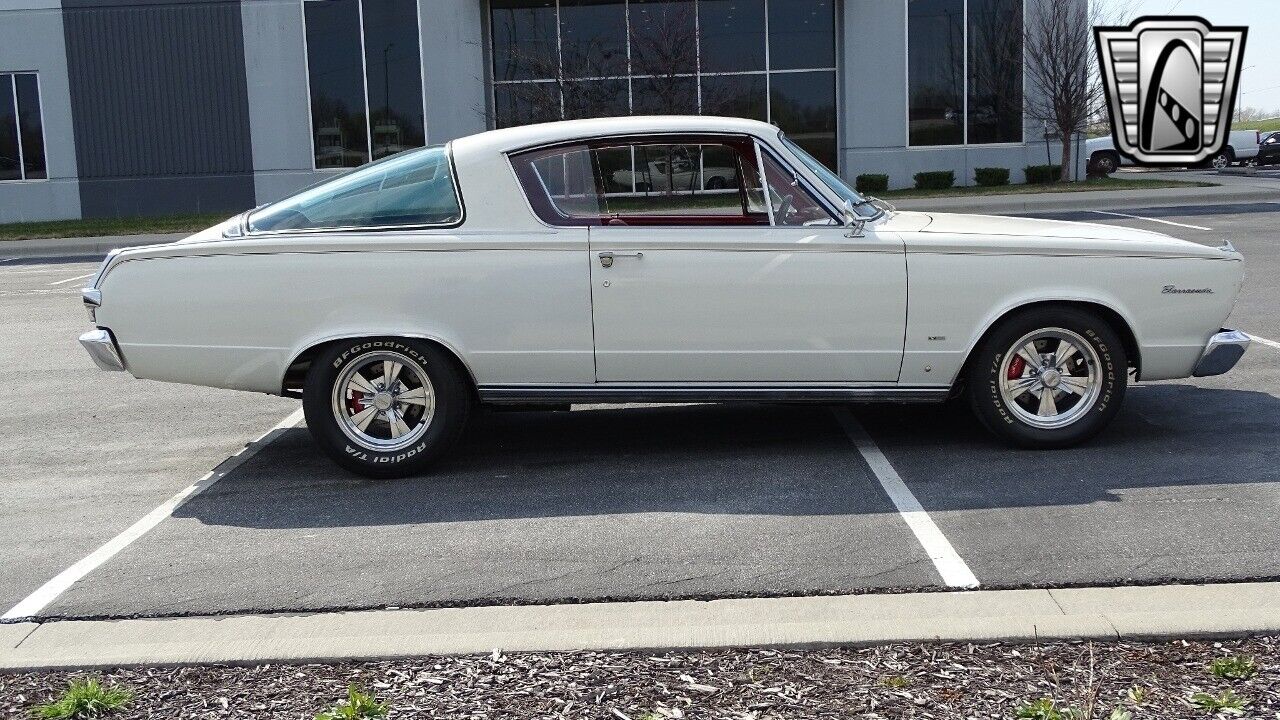 Plymouth-Barracuda-1966-4