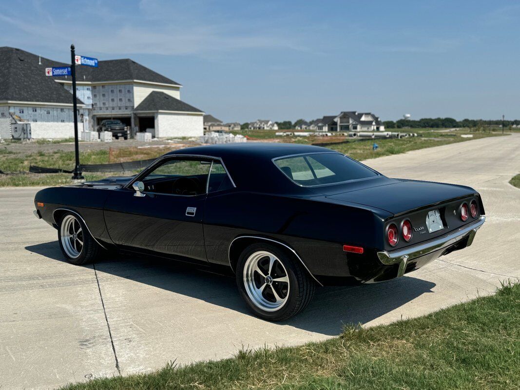 Plymouth-Barracuda-1973-2