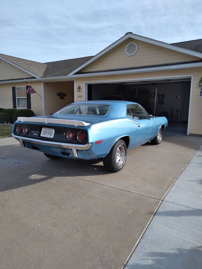 Plymouth-Barracuda-1973-4