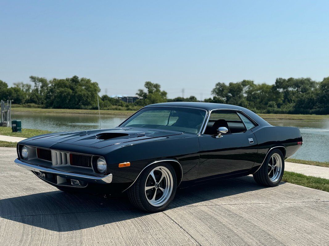 Plymouth Barracuda  year1}