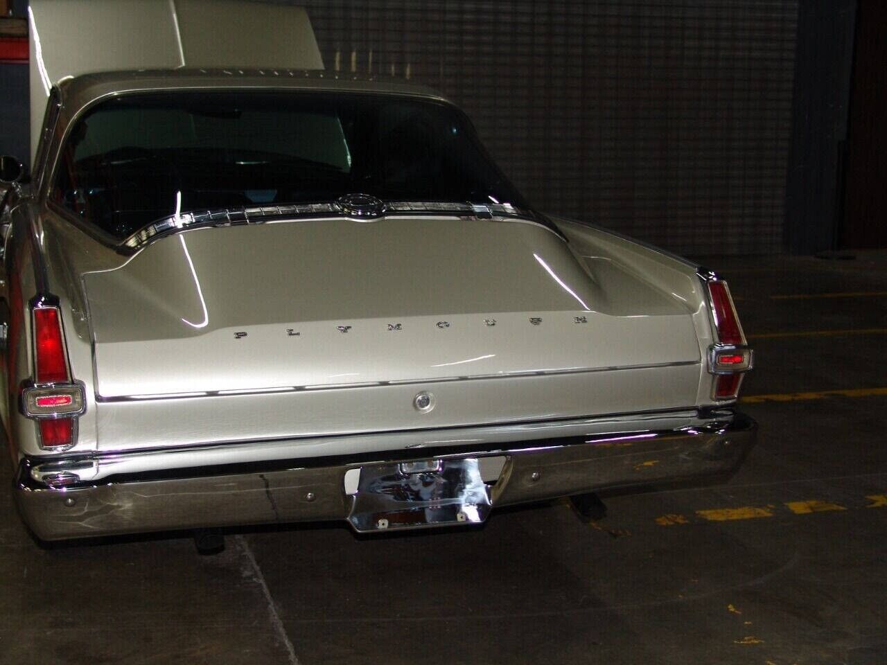 Plymouth-Barracuda-Coupe-1966-12