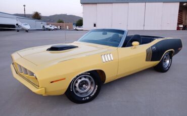 Plymouth Cuda  year1}