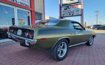 Plymouth-Cuda-1974-5