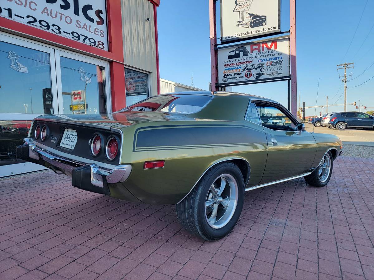 Plymouth-Cuda-1974-5