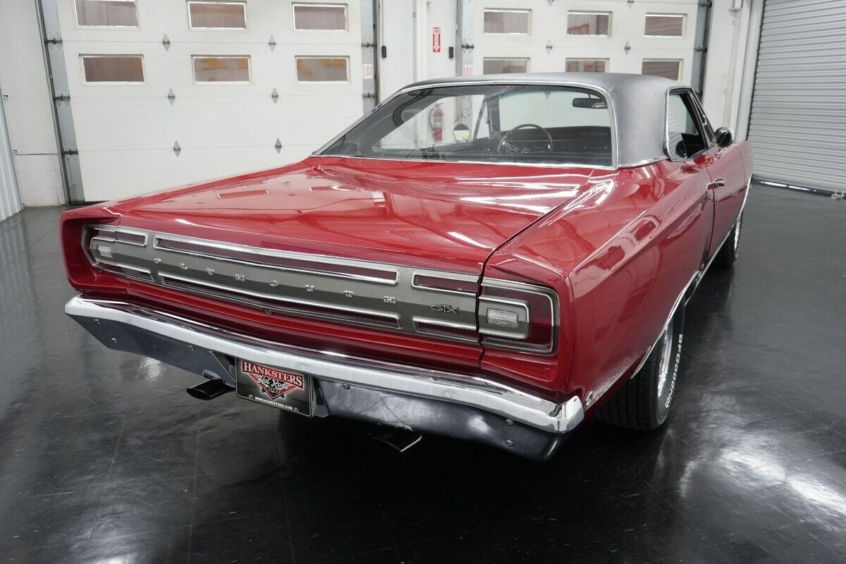 Plymouth-GTX-1968-5