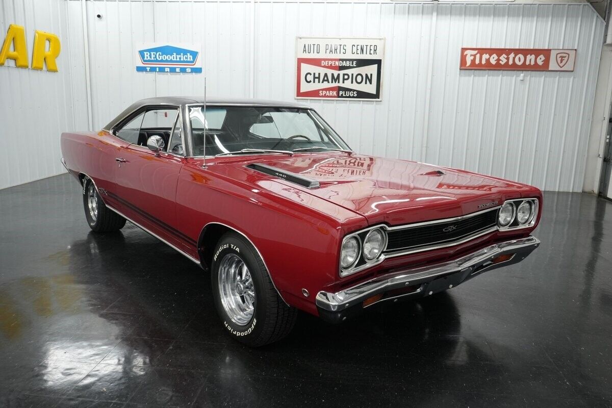 Plymouth-GTX-1968-8