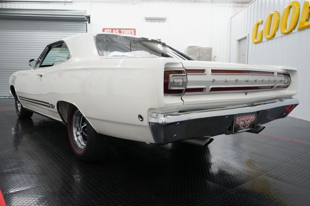 Plymouth-GTX-Coupe-1968-7