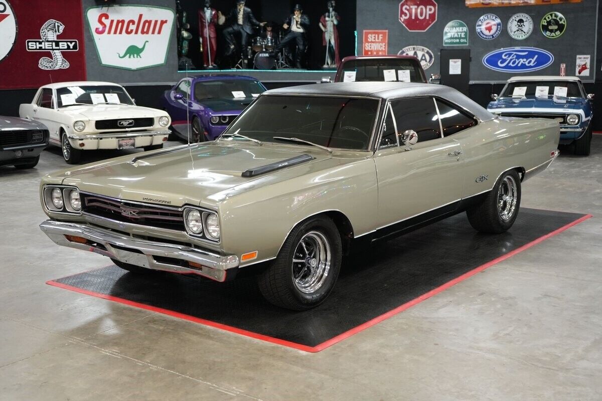 Plymouth-GTX-Coupe-1969-1