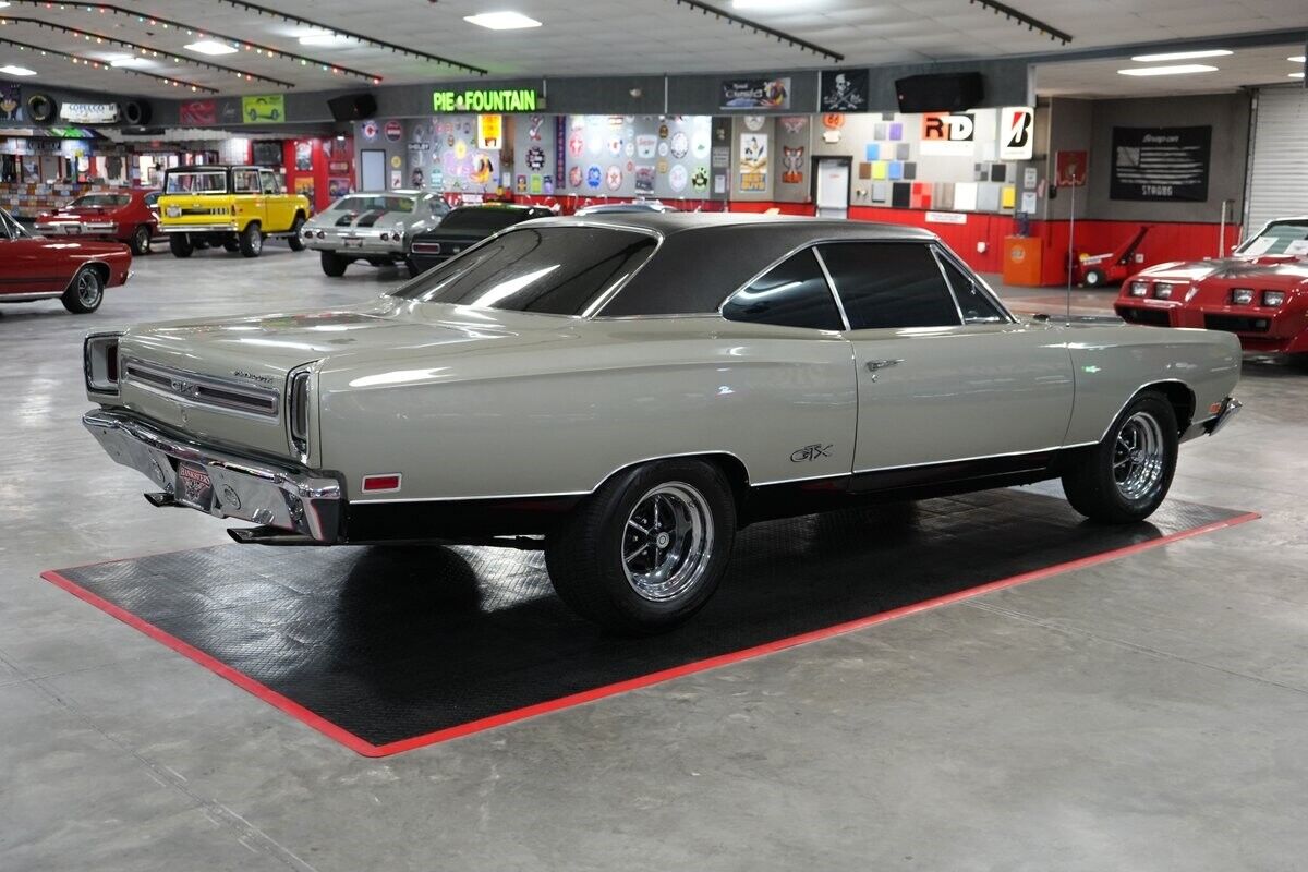 Plymouth-GTX-Coupe-1969-5