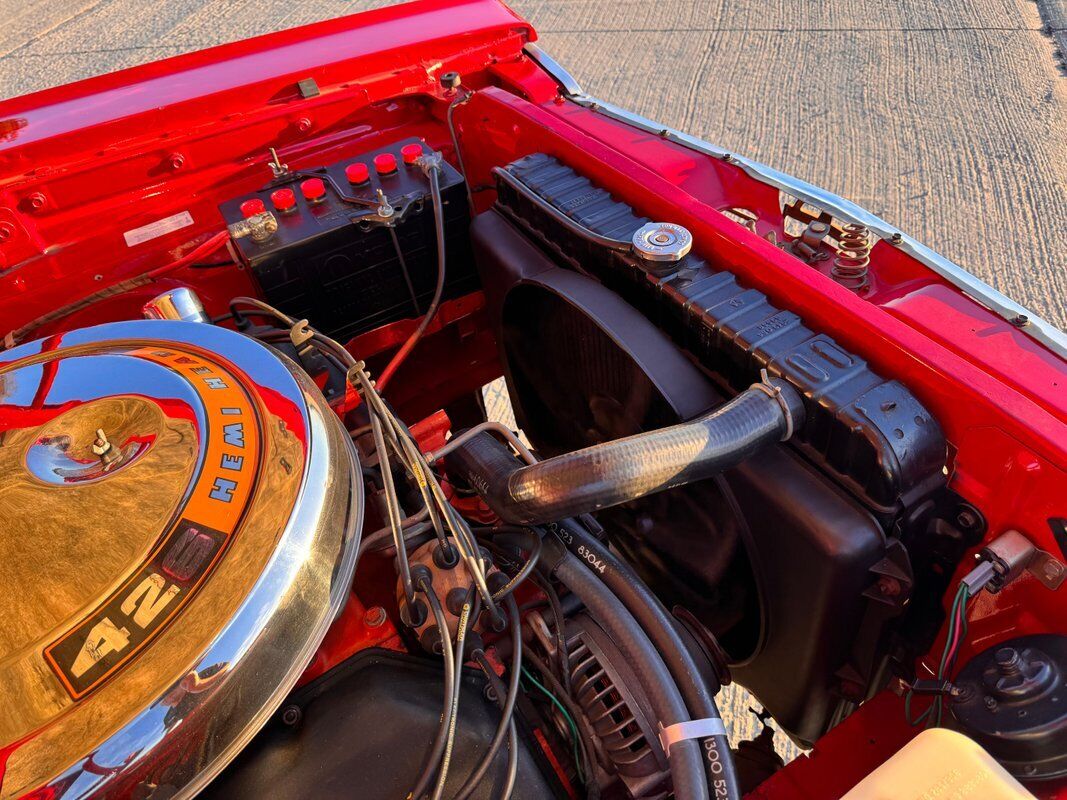 Plymouth-Road-Runner-1968-21