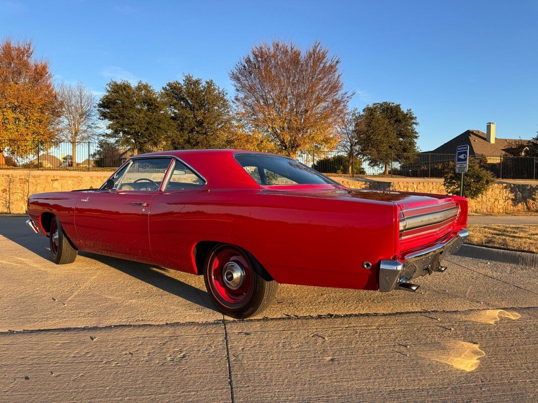 Plymouth-Road-Runner-1968-3