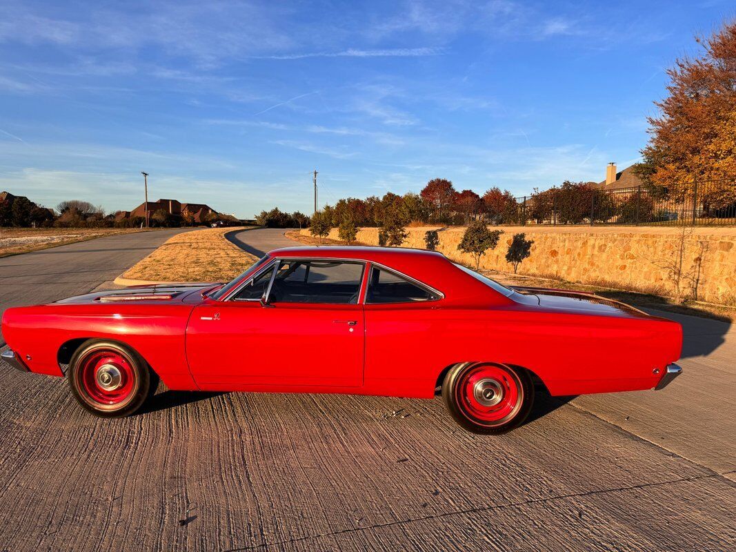 Plymouth-Road-Runner-1968-32