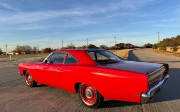 Plymouth-Road-Runner-1968-33