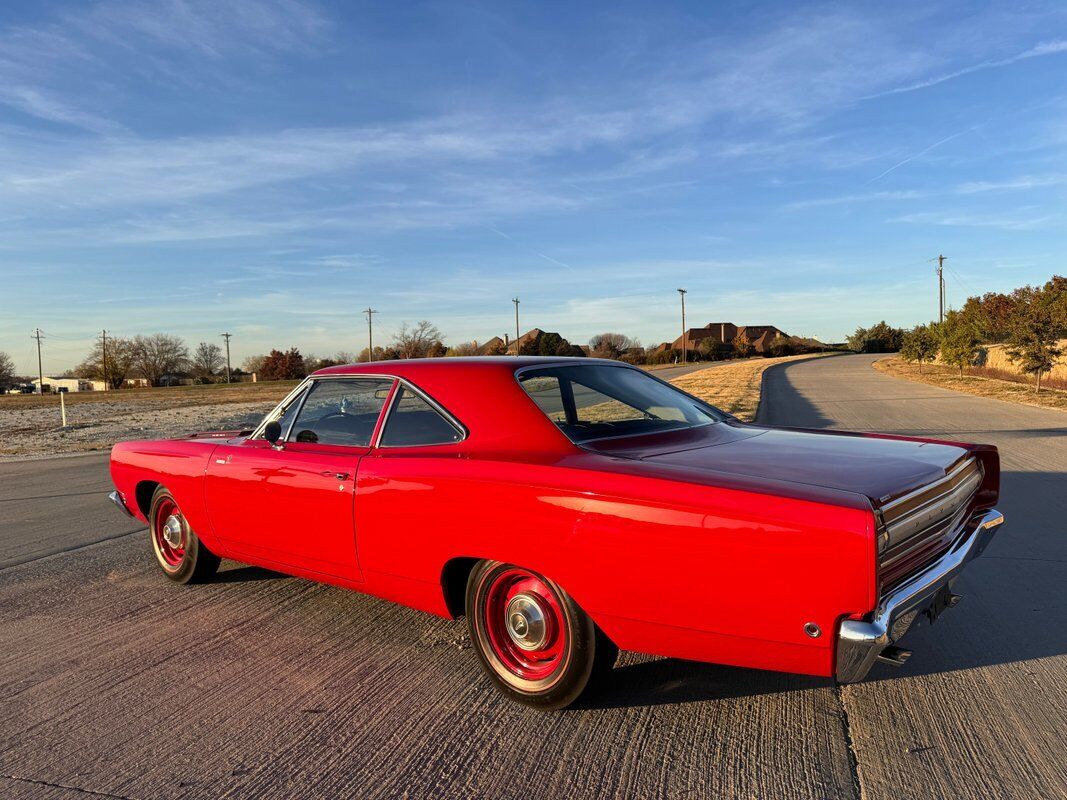 Plymouth-Road-Runner-1968-33