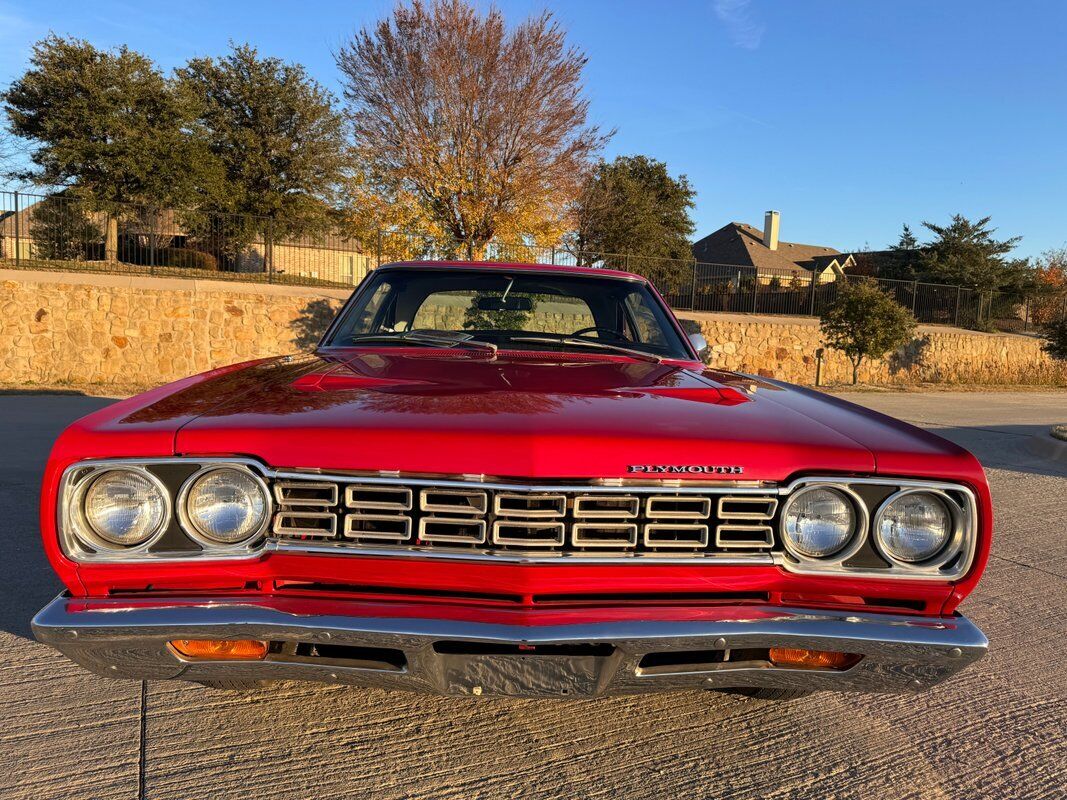 Plymouth-Road-Runner-1968-4