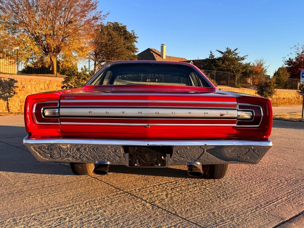 Plymouth-Road-Runner-1968-6