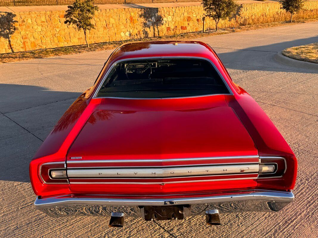 Plymouth-Road-Runner-1968-7