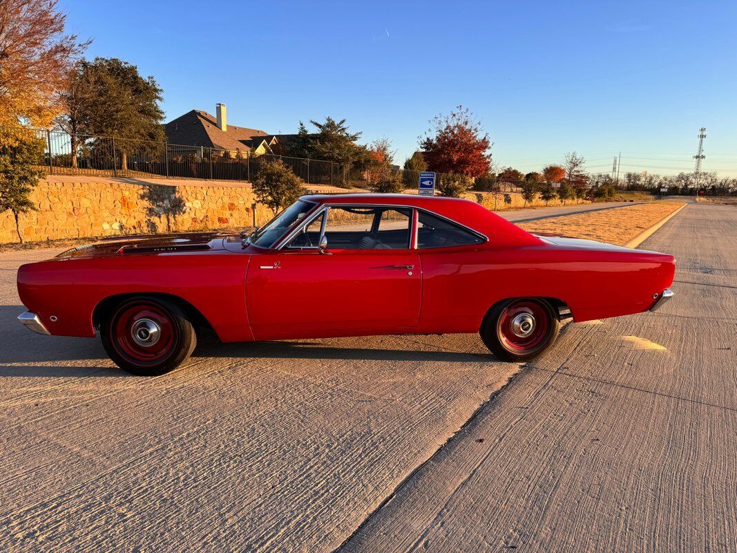 Plymouth-Road-Runner-1968-8