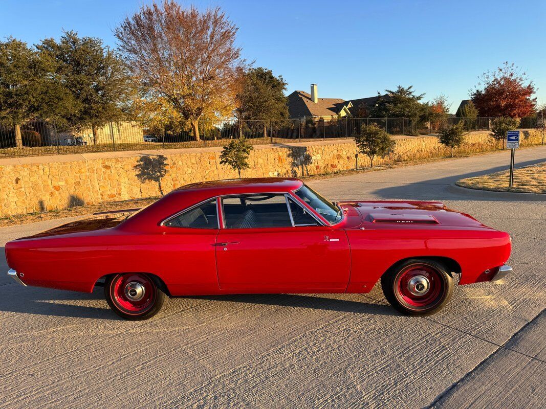 Plymouth-Road-Runner-1968-9