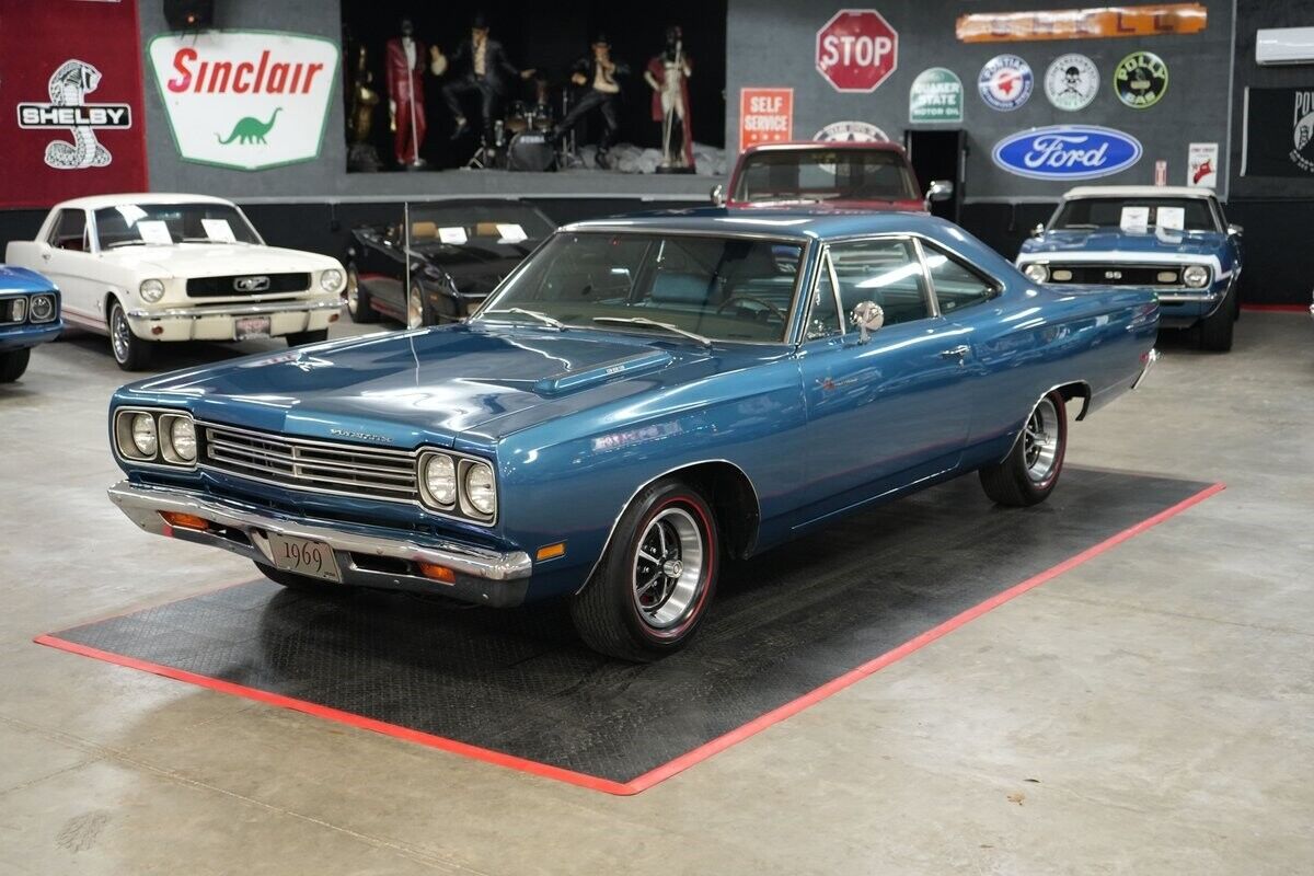 Plymouth-Road-Runner-1969-1