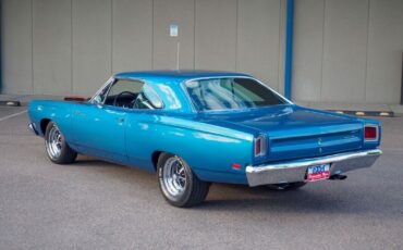 Plymouth-Road-Runner-1969-1