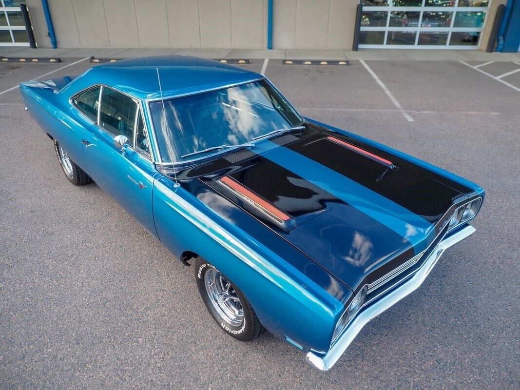 Plymouth-Road-Runner-1969-11