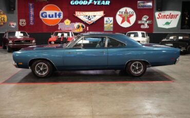 Plymouth-Road-Runner-1969-2