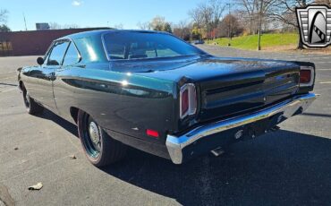 Plymouth-Road-Runner-1969-4