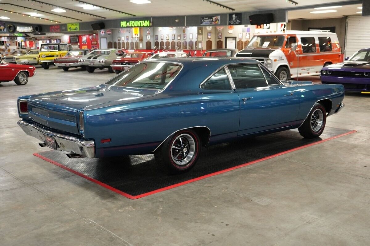 Plymouth-Road-Runner-1969-5