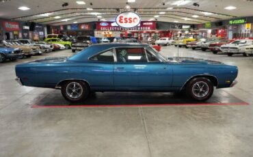 Plymouth-Road-Runner-1969-6