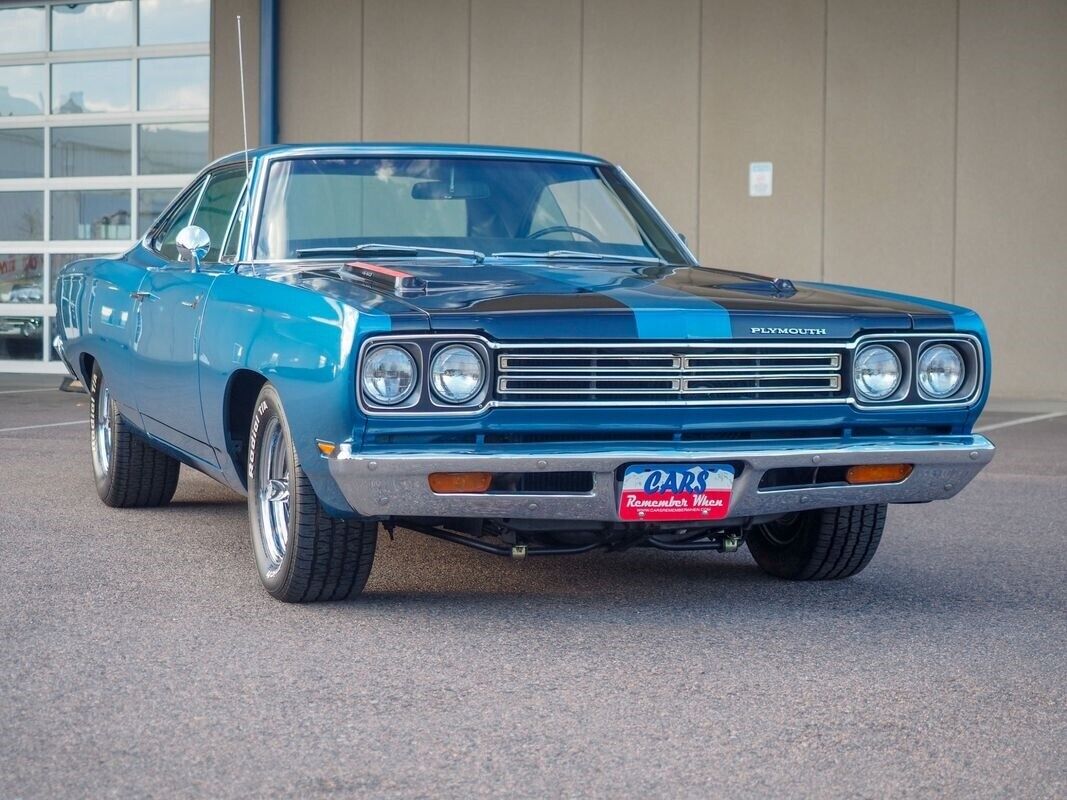 Plymouth-Road-Runner-1969-7