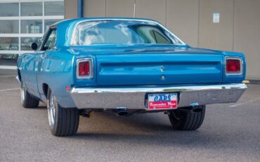 Plymouth-Road-Runner-1969-8